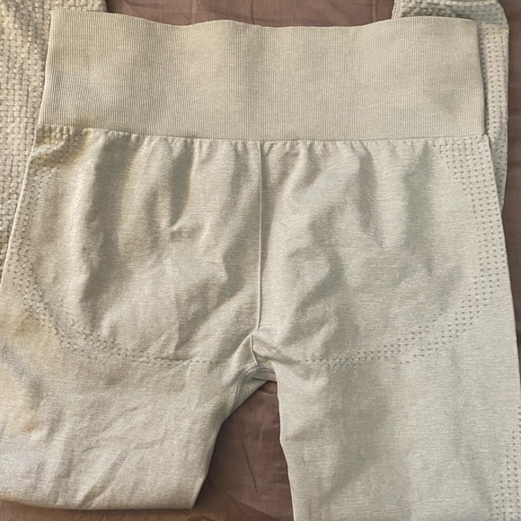 🦈Gymshark Vital Seamless Light Grey Marl🦈 - Picture 3 of 5